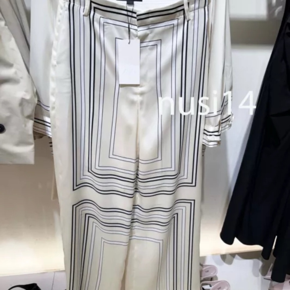 Zara White and Black Patterned Trousers